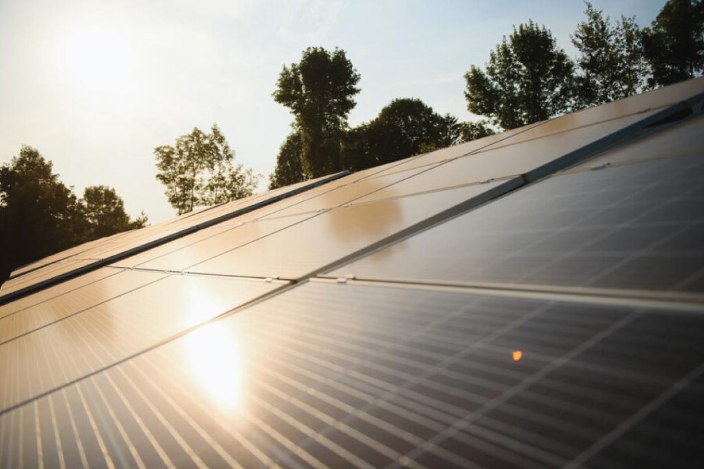 چگونه گرما بر سیستم انرژی خورشیدی تأثیر می گذارد